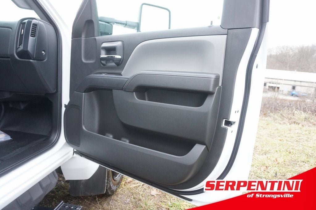 2024 Chevrolet Silverado 6500HD 1WT
