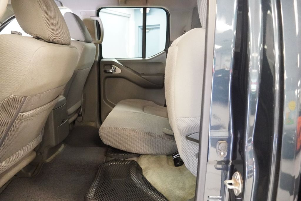 2016 Nissan Frontier SV CREW CAB 4X4