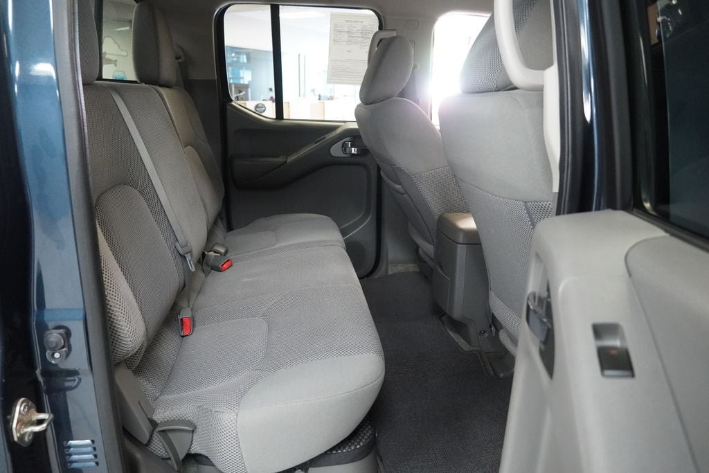 2016 Nissan Frontier SV CREW CAB 4X4