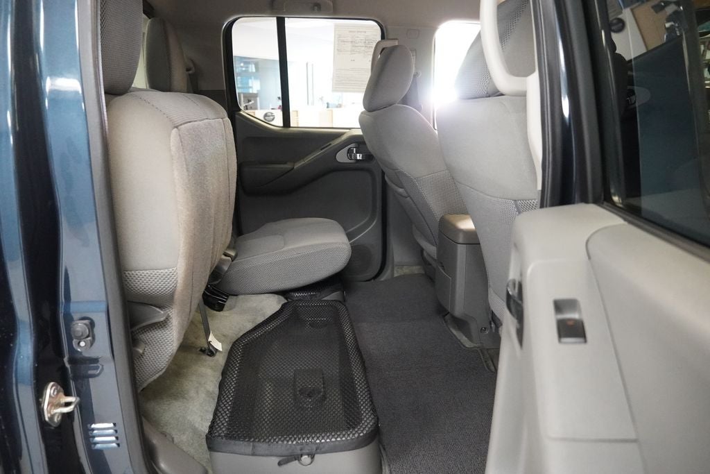2016 Nissan Frontier SV CREW CAB 4X4