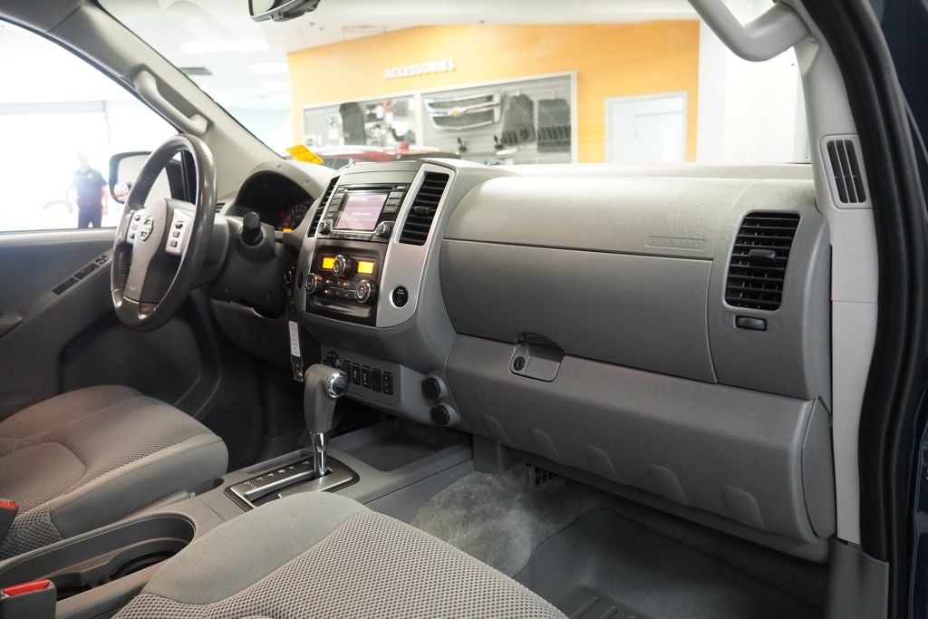 2016 Nissan Frontier SV CREW CAB 4X4