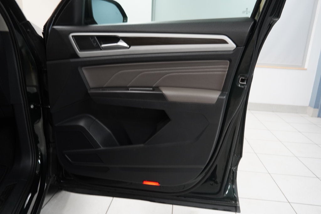 2022 Volkswagen Atlas 2.0T SE w/Technology (AWD)