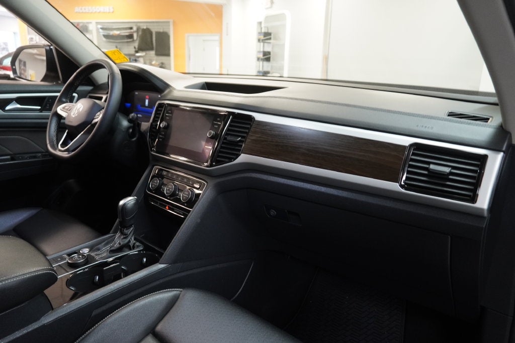 2022 Volkswagen Atlas 2.0T SE w/Technology (AWD)