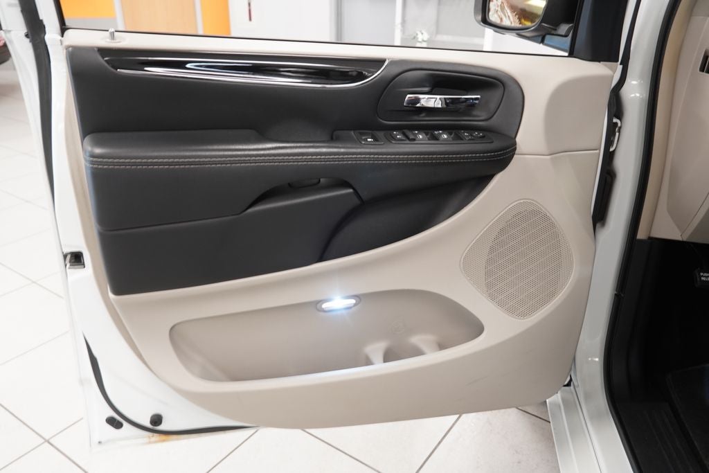 2014 Chrysler Town & Country Touring-L 30th Anniversary