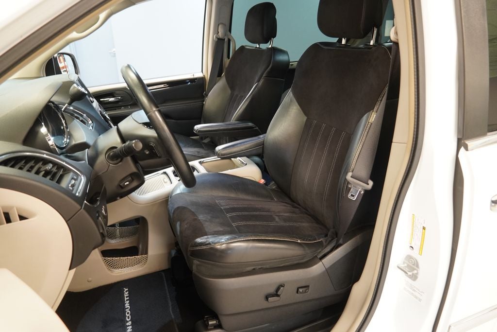 2014 Chrysler Town & Country Touring-L 30th Anniversary