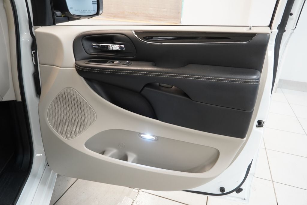 2014 Chrysler Town & Country Touring-L 30th Anniversary