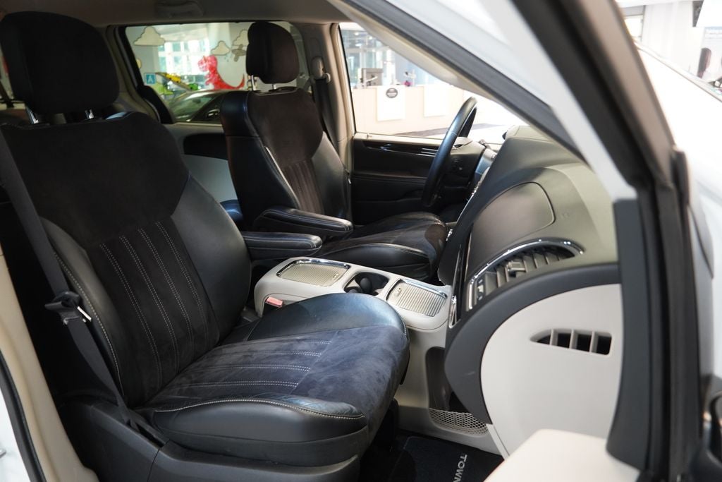 2014 Chrysler Town & Country Touring-L 30th Anniversary