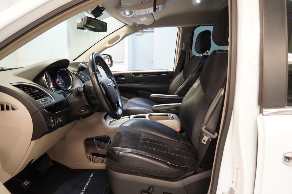 2014 Chrysler Town & Country Touring-L 30th Anniversary