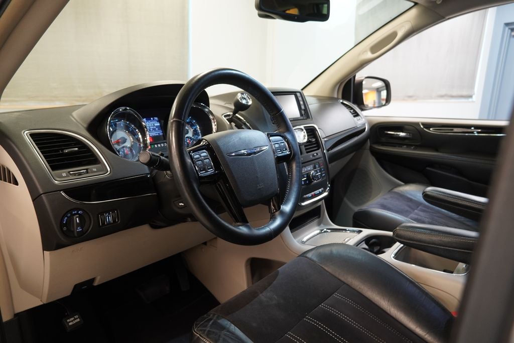 2014 Chrysler Town & Country Touring-L 30th Anniversary