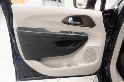 2017 Chrysler Pacifica Touring ( PRE-AUCTION SPECIAL )