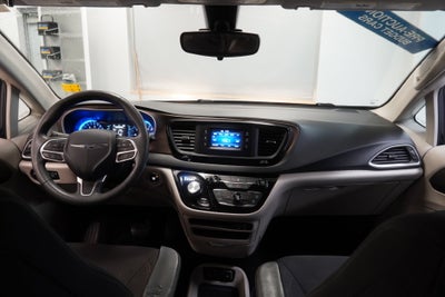 2017 Chrysler Pacifica Touring ( PRE-AUCTION SPECIAL )
