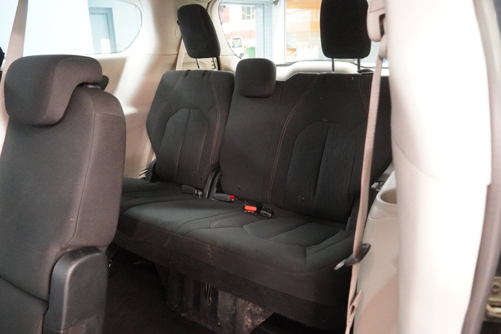 2017 Chrysler Pacifica Touring ( PRE-AUCTION SPECIAL )