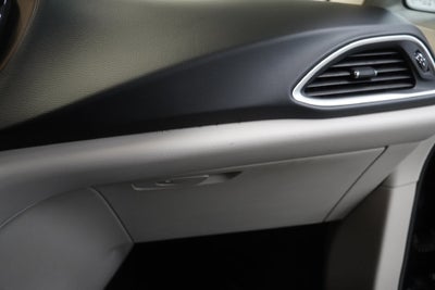 2017 Chrysler Pacifica Touring ( PRE-AUCTION SPECIAL )