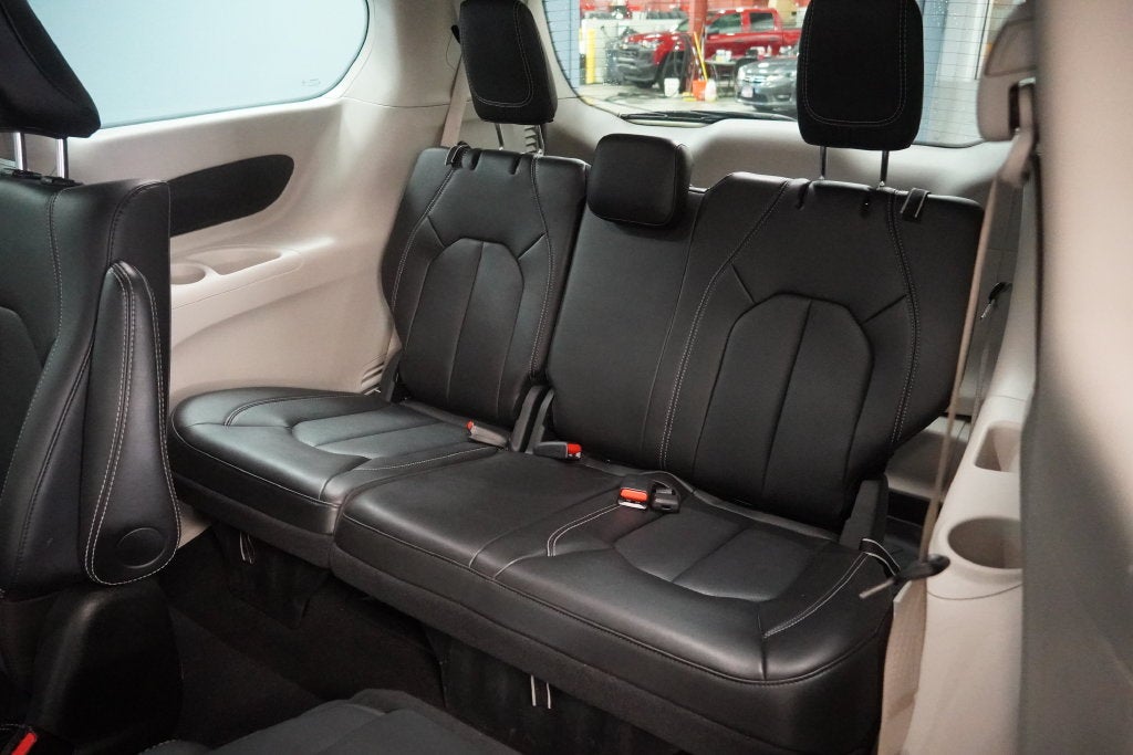2024 Chrysler Pacifica Hybrid Select