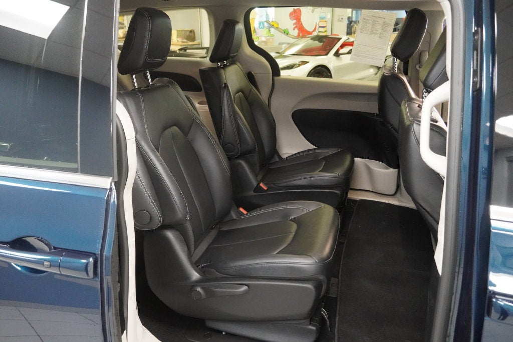 2024 Chrysler Pacifica Hybrid Select