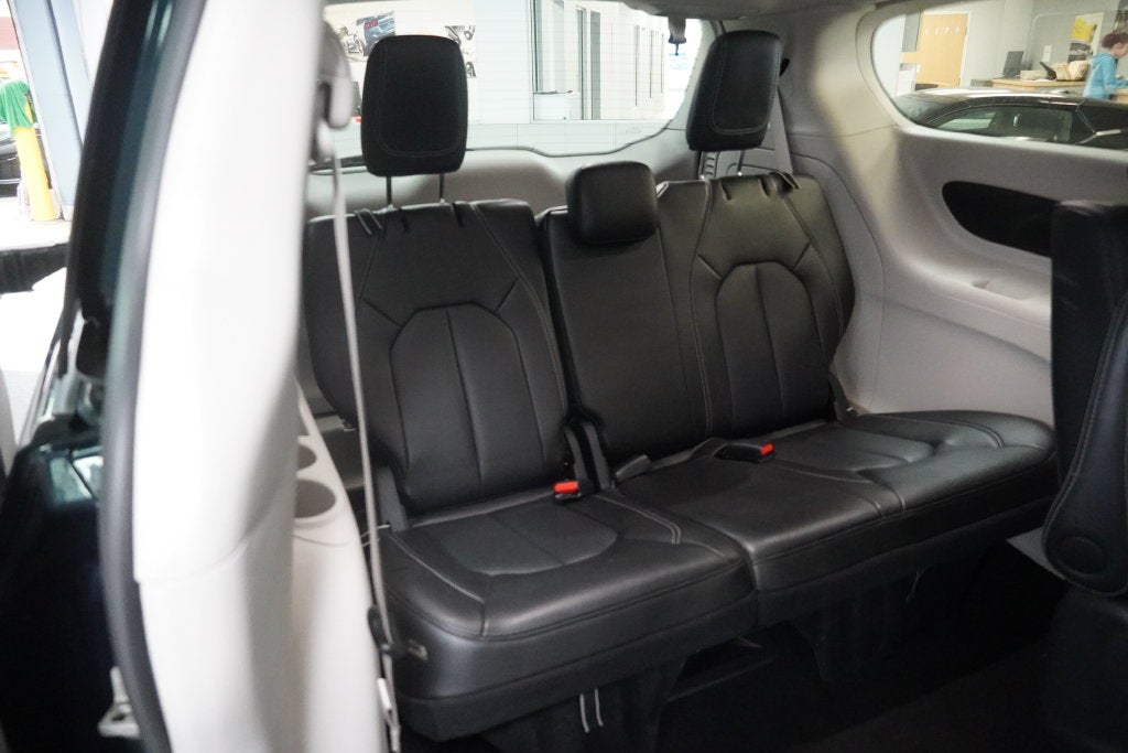 2024 Chrysler Pacifica Hybrid Select
