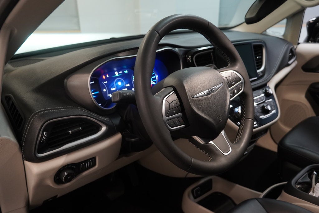 2024 Chrysler Pacifica Hybrid Select