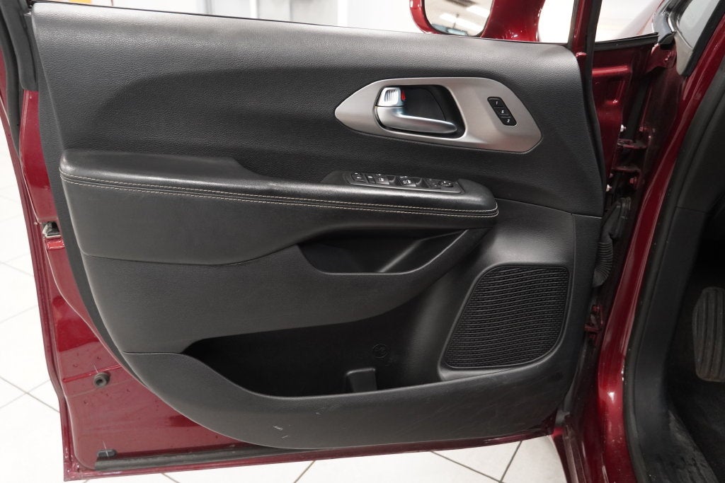2020 Chrysler Pacifica Launch Edition (AWD)