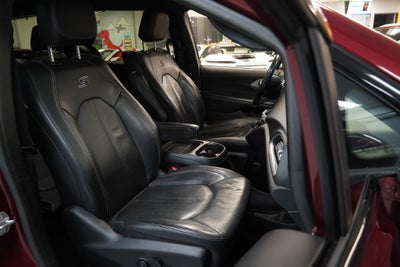 2020 Chrysler Pacifica Launch Edition (AWD)