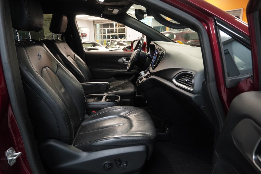 2020 Chrysler Pacifica Launch Edition (AWD)