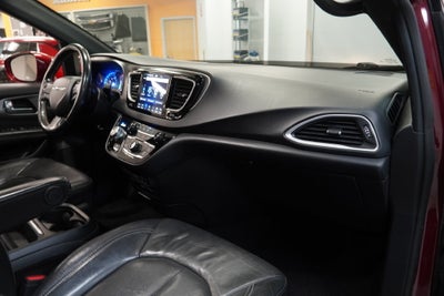 2020 Chrysler Pacifica Launch Edition (AWD)