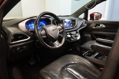 2020 Chrysler Pacifica Launch Edition (AWD)