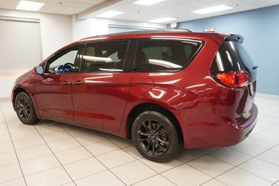 2020 Chrysler Pacifica Launch Edition (AWD)