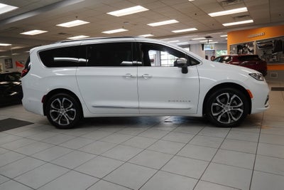 2025 Chrysler Pacifica Pinnacle AWD