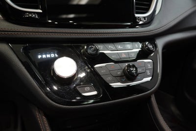 2025 Chrysler Pacifica Pinnacle AWD