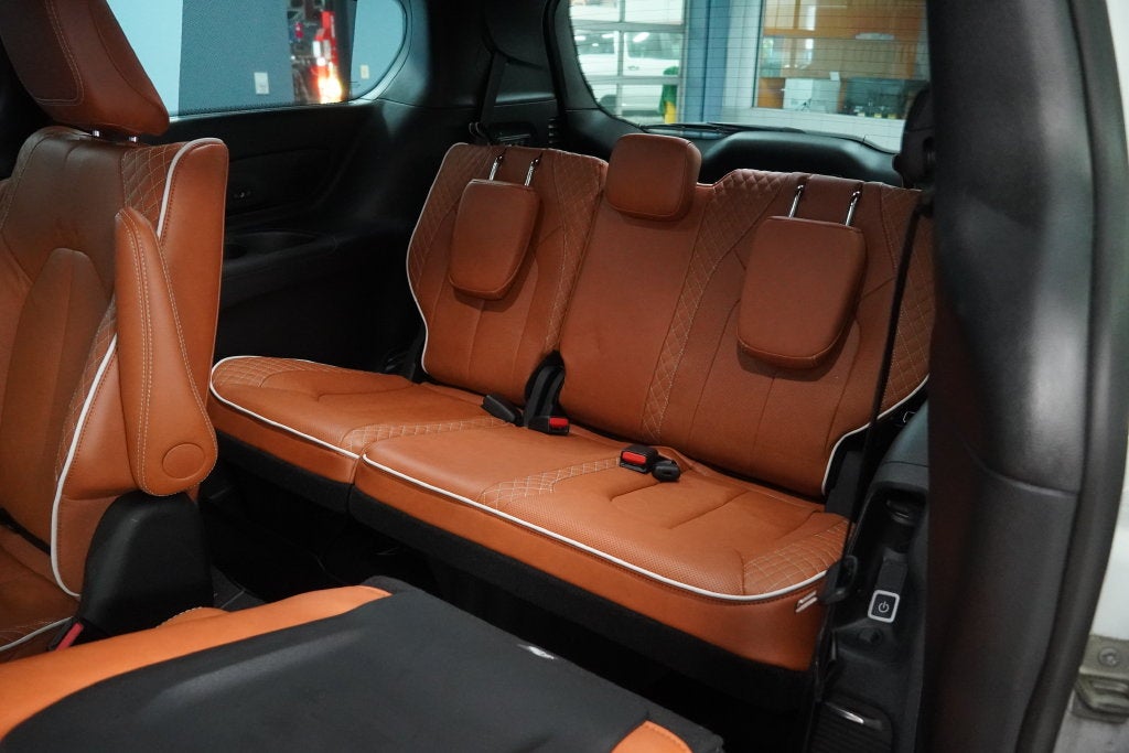 2025 Chrysler Pacifica Pinnacle AWD