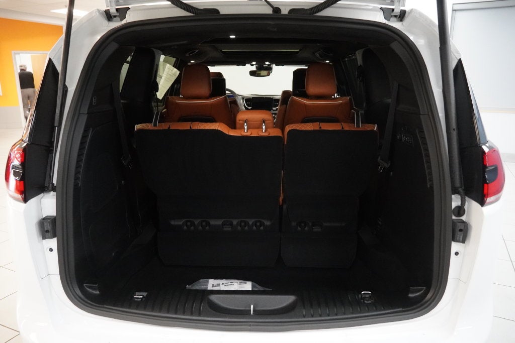 2025 Chrysler Pacifica Pinnacle AWD