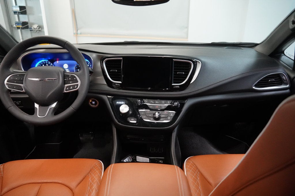 2025 Chrysler Pacifica Pinnacle AWD