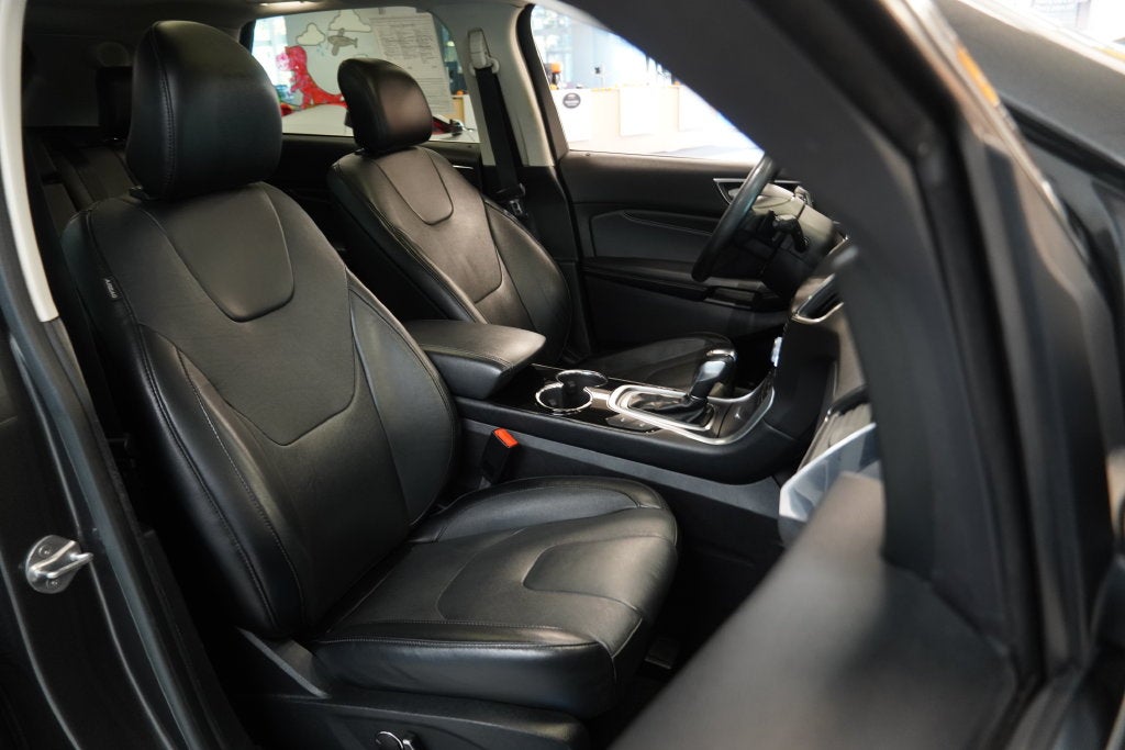 2018 Ford Edge Titanium ( AWD )
