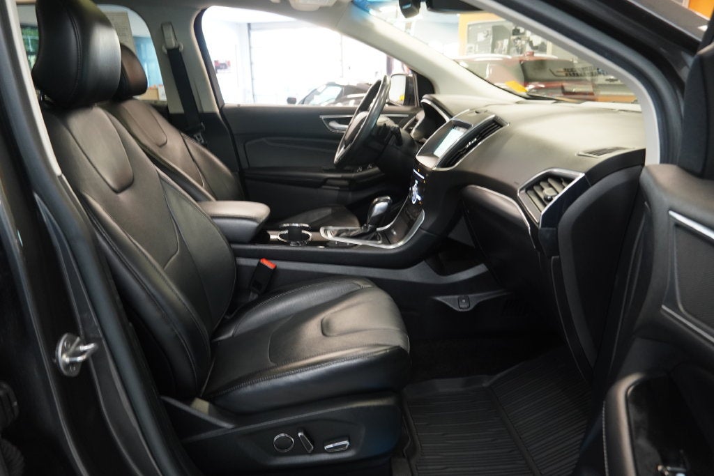 2018 Ford Edge Titanium ( AWD )
