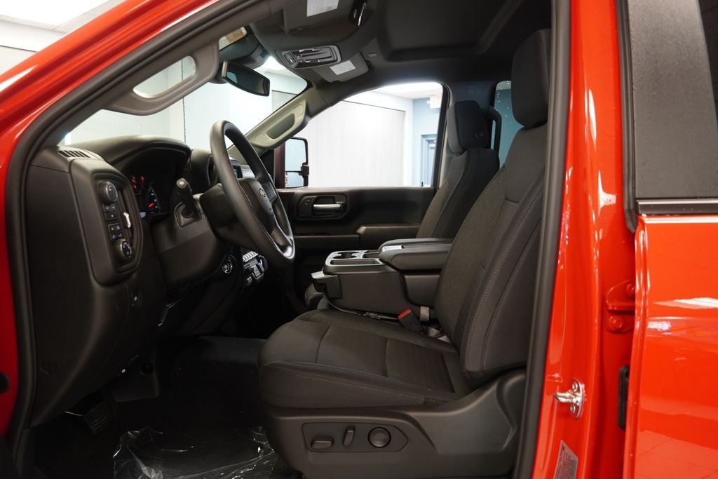 2026 Chevrolet Silverado 2500HD Custom