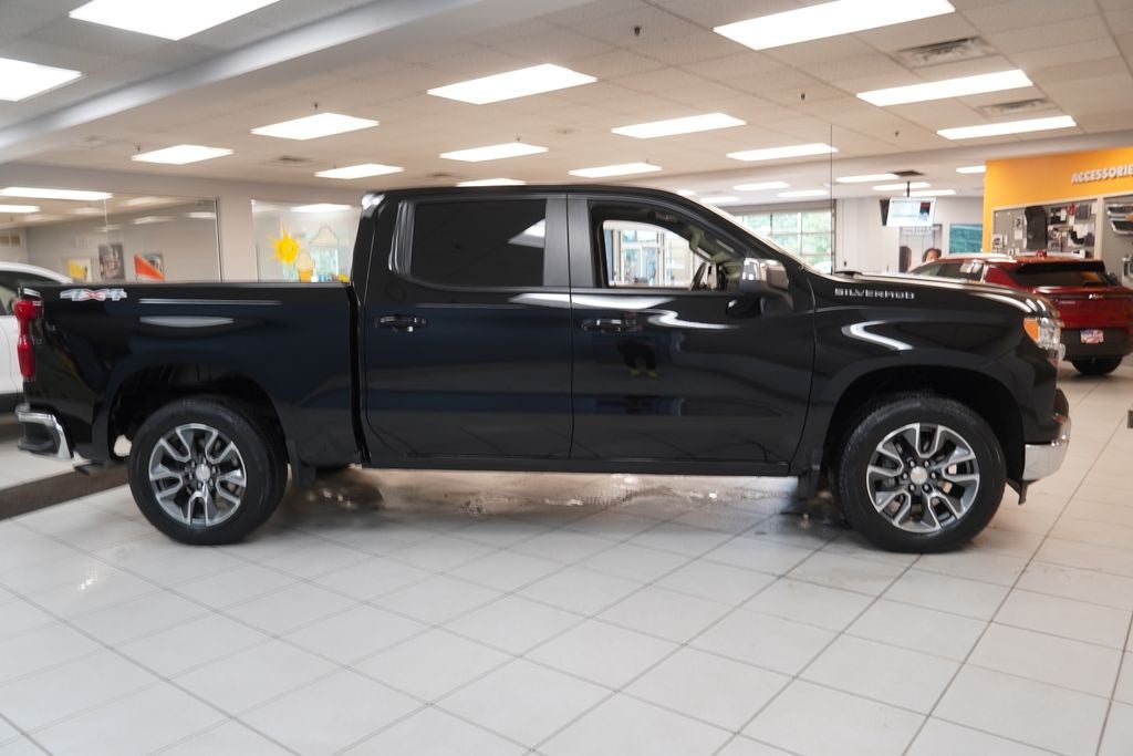2024 Chevrolet Silverado 1500 LT LT1 CREW CAB 4X4