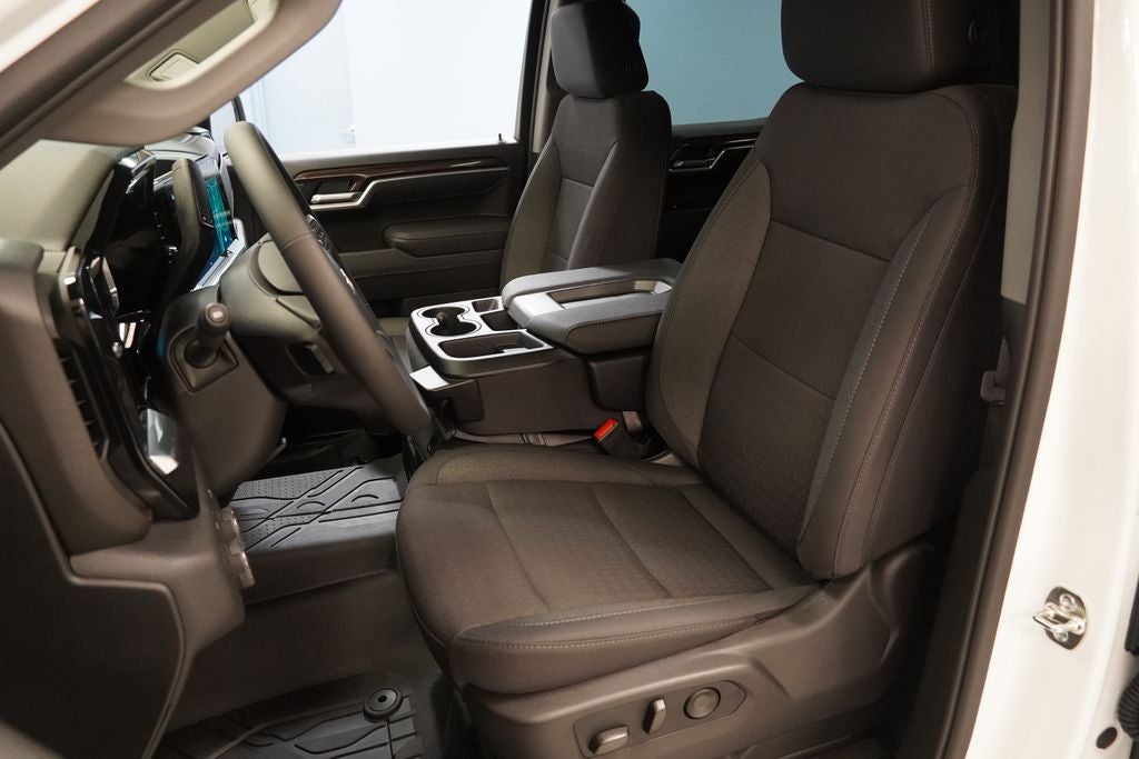 2026 Chevrolet Silverado 1500 LT LT1