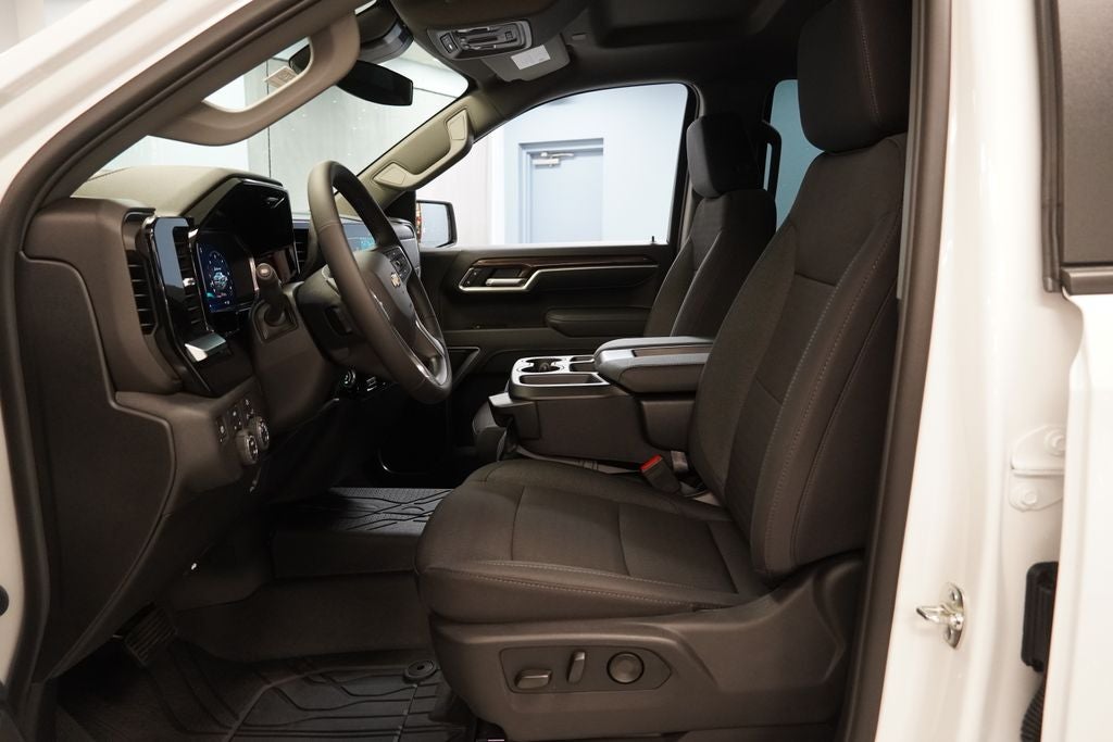 2026 Chevrolet Silverado 1500 LT LT1