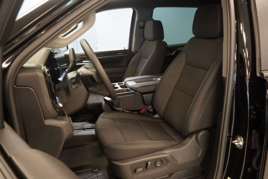 2026 Chevrolet Silverado 1500 LT LT1