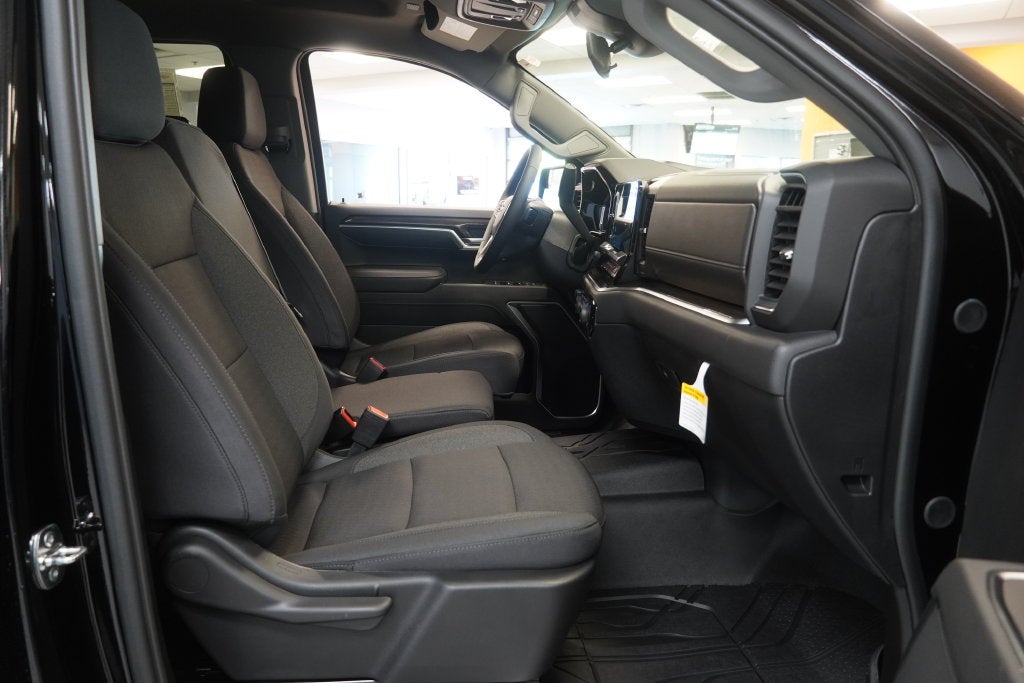 2026 Chevrolet Silverado 1500 LT LT1