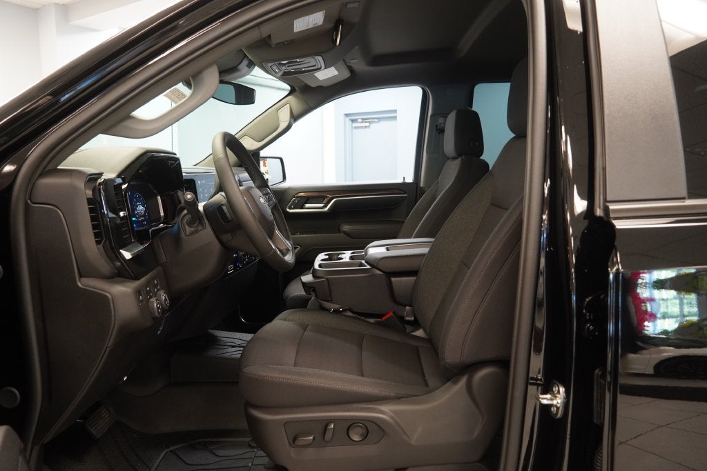 2026 Chevrolet Silverado 1500 LT LT1