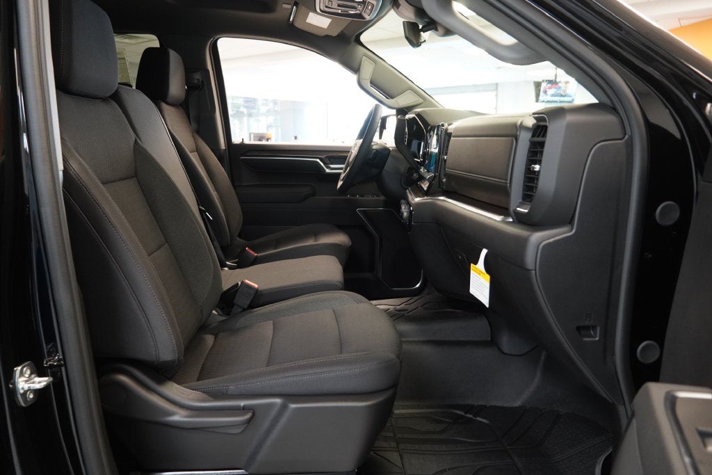 2026 Chevrolet Silverado 1500 LT LT1