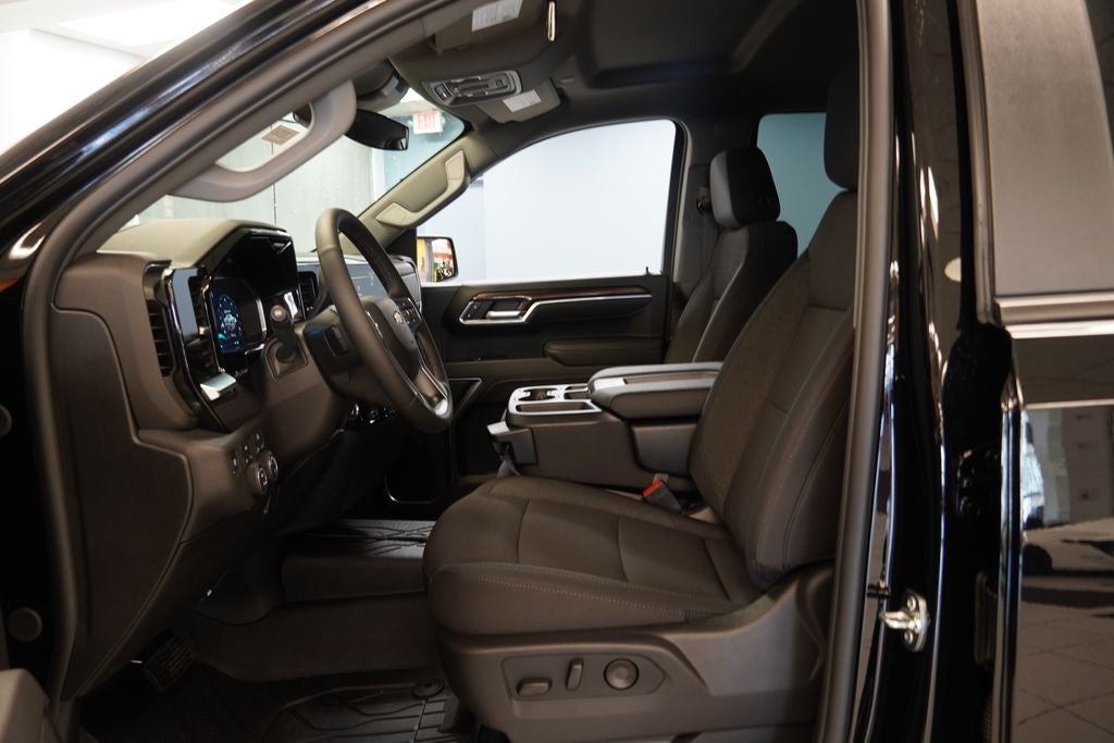 2026 Chevrolet Silverado 1500 LT LT1