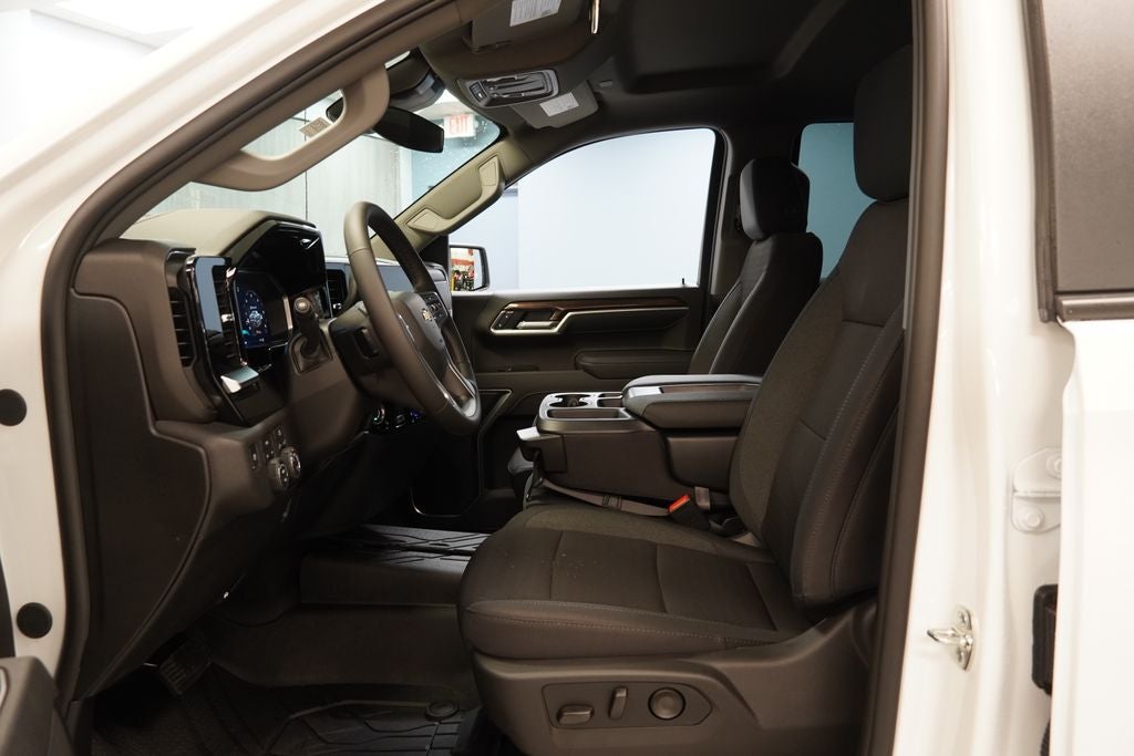 2026 Chevrolet Silverado 1500 LT LT1