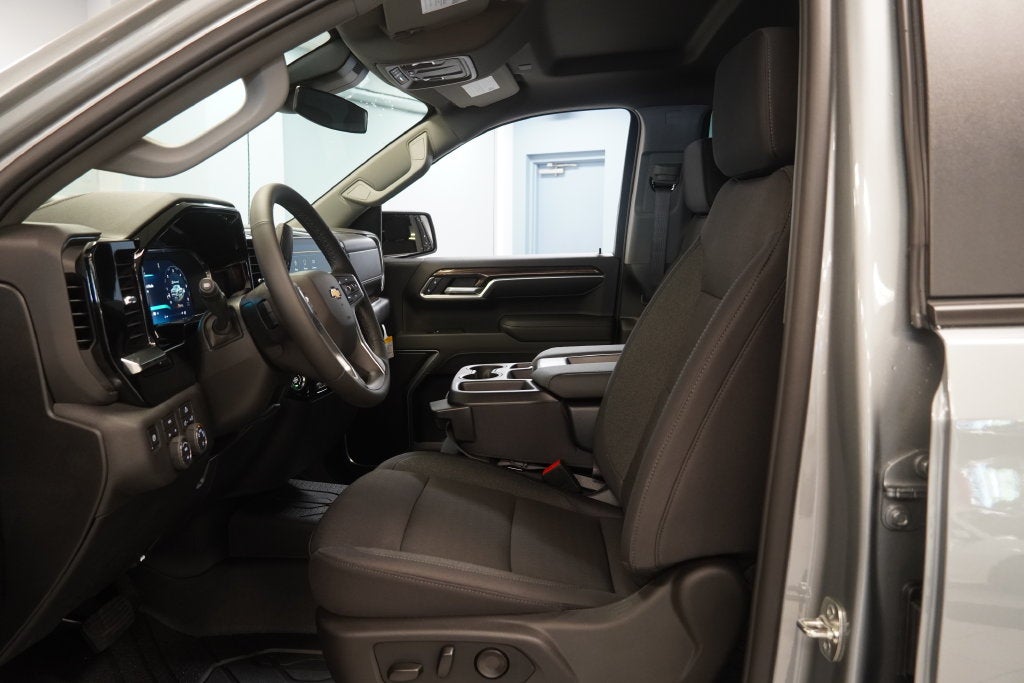 2026 Chevrolet Silverado 1500 LT LT1