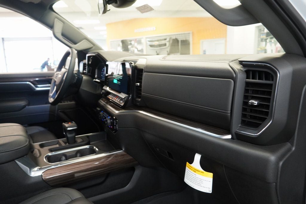 2025 Chevrolet Silverado 1500 LT LT1