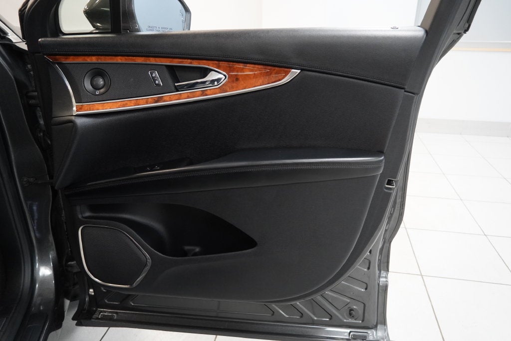 2019 Lincoln Nautilus Reserve AWD