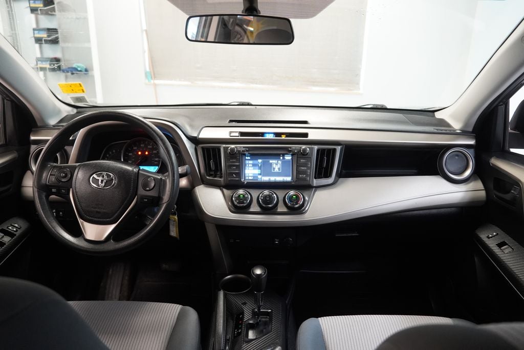 2015 Toyota RAV4 LE ( AWD )