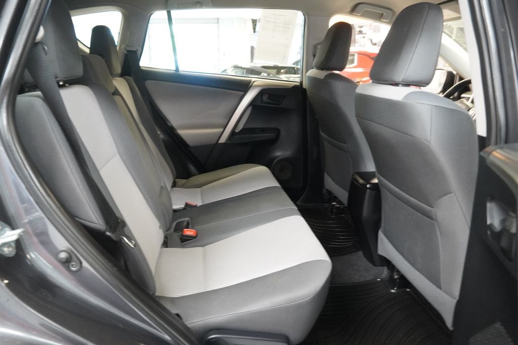2015 Toyota RAV4 LE ( AWD )