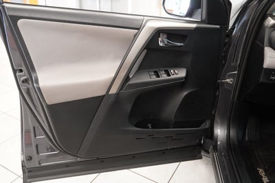 2015 Toyota RAV4 XLE ( AWD )